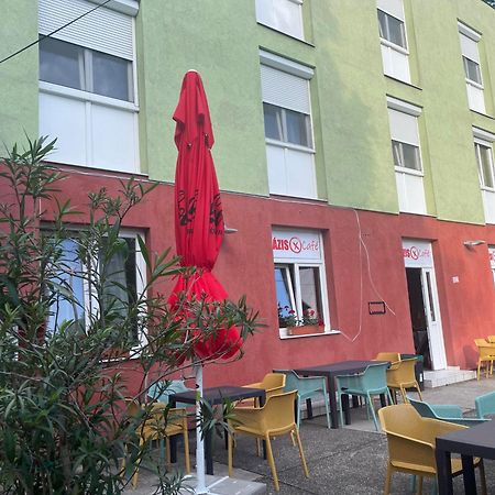 Hotel Tifani Szallo Balatonlelle Exterior foto