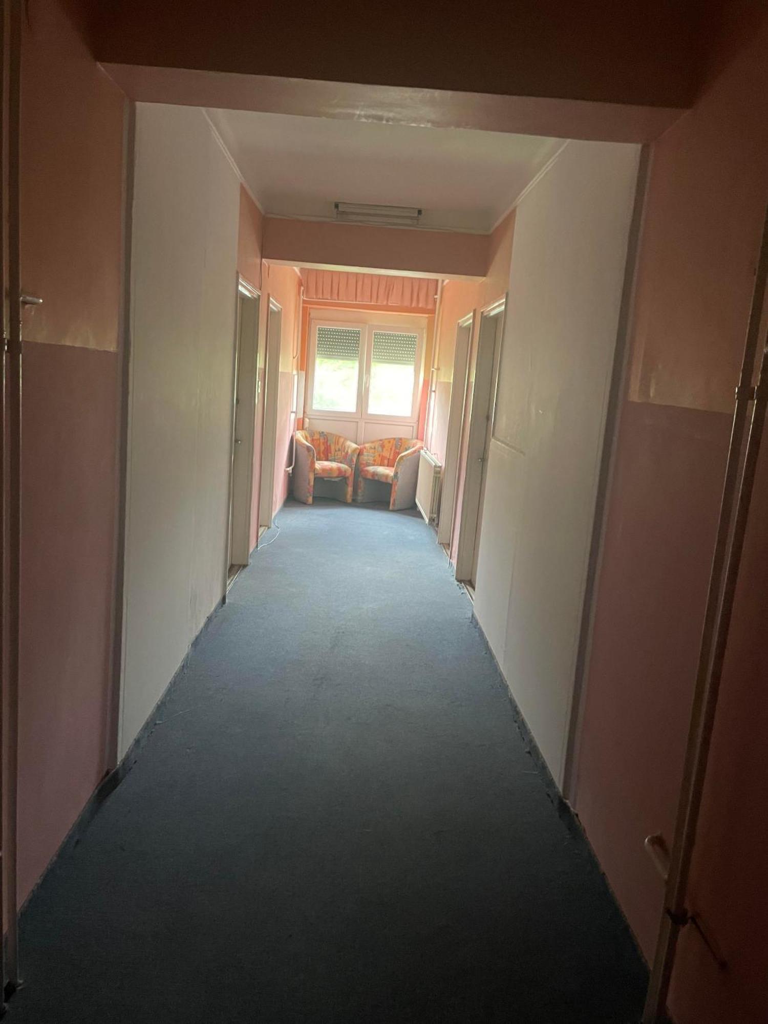 Hotel Tifani Szallo Balatonlelle Exterior foto